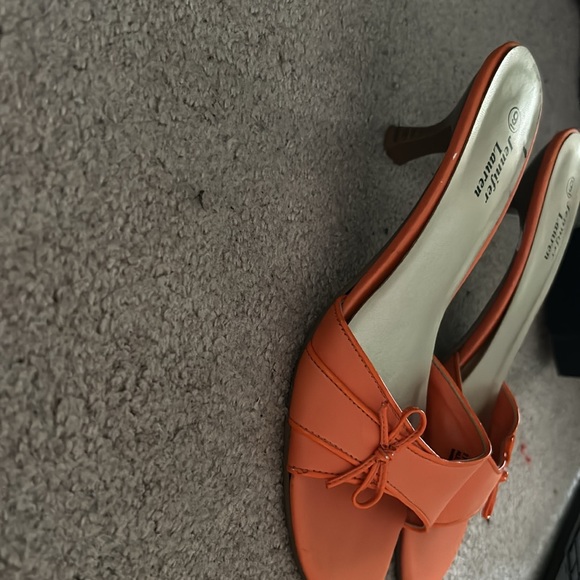 Orange size 9 women’s shoe - Picture 4 of 4
